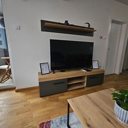 Sun&Moon Apartments Нови-Сад Экстерьер фото