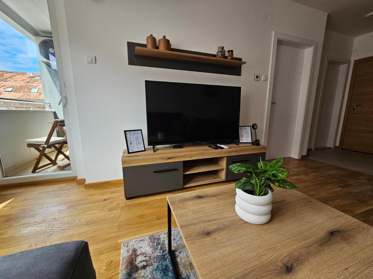 Sun&Moon Apartments Нови-Сад Экстерьер фото